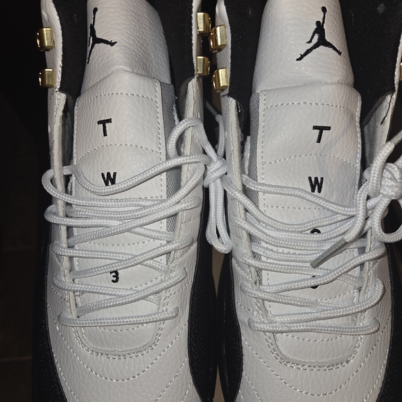 Jordan 12 Taxi - Picture 4 of 5